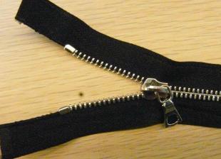 供應8#成型牙金屬銅拉鏈/工廠直銷(G2品牌)/拉鏈廠_服裝服飾_世界工廠網(wǎng)中國產(chǎn)品信息庫